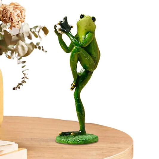 Decorative Frog Statue Frog Baseball Statue American Style Sports Frog Statue Rural Ornament For Fish Tank Desktop